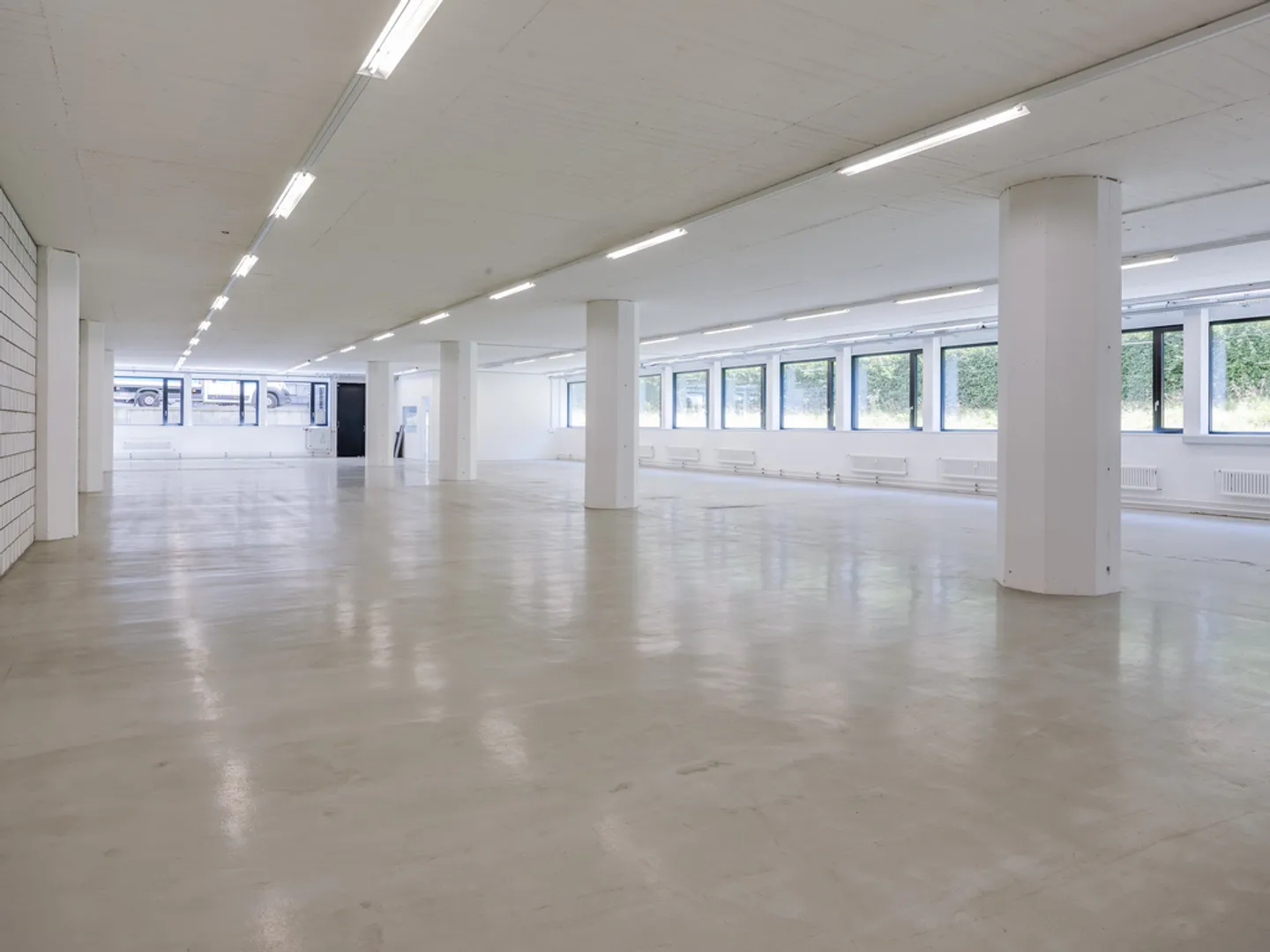 Cogli la tua occasione: spazio commerciale, ufficio o magazzino flessibile - Foto 4 di 7