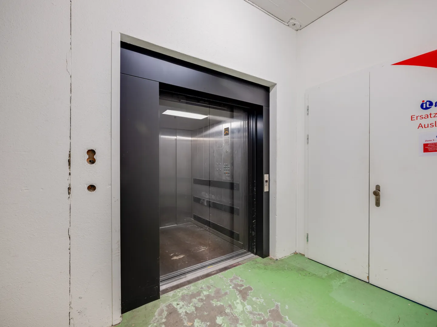 Cogli la tua occasione: spazio commerciale, ufficio o magazzino flessibile - Foto 7 di 7