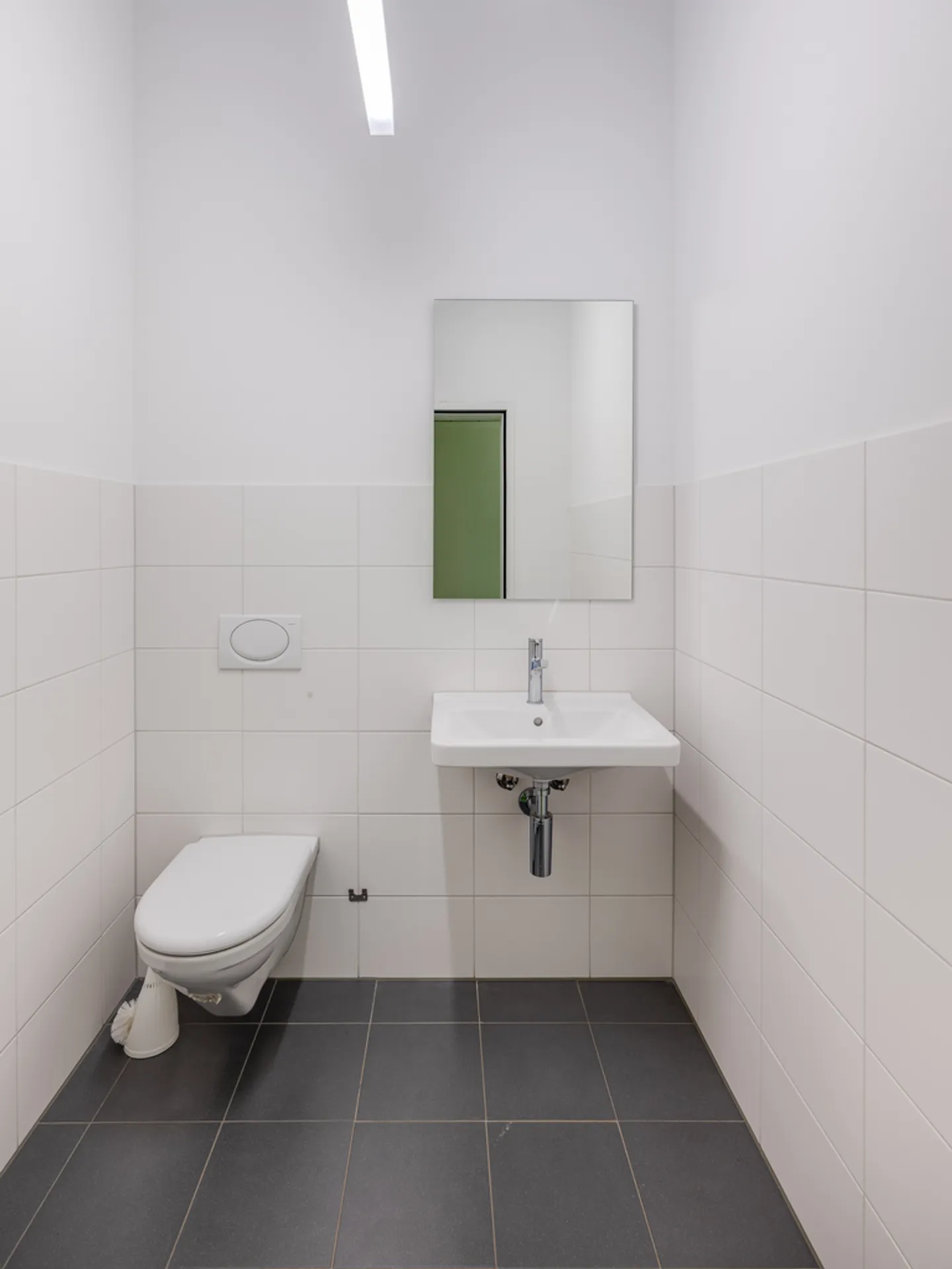 Cogli la tua occasione: spazio commerciale, ufficio o magazzino flessibile - Foto 6 di 7