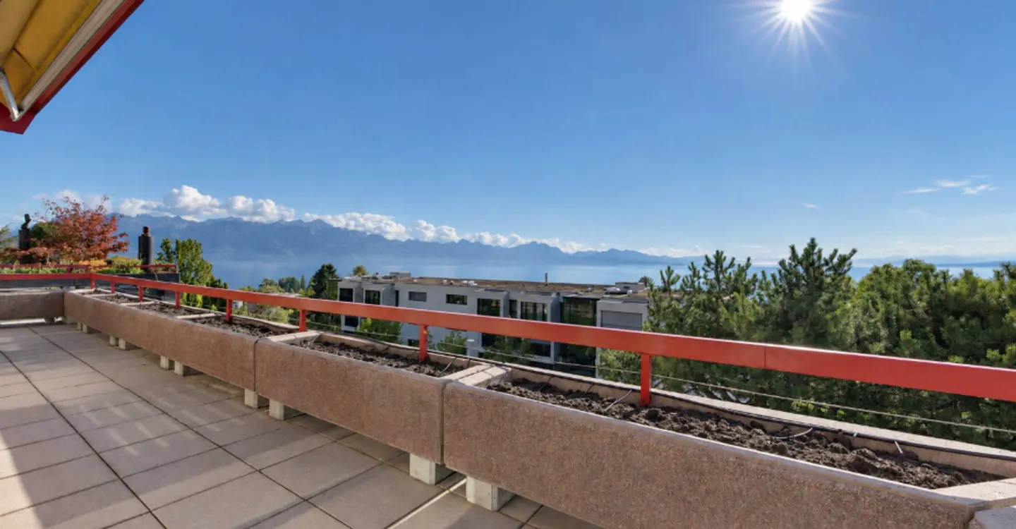 Helle Wohnung mit großer Terrasse und Panoramablick auf den See - Foto 9 von 11