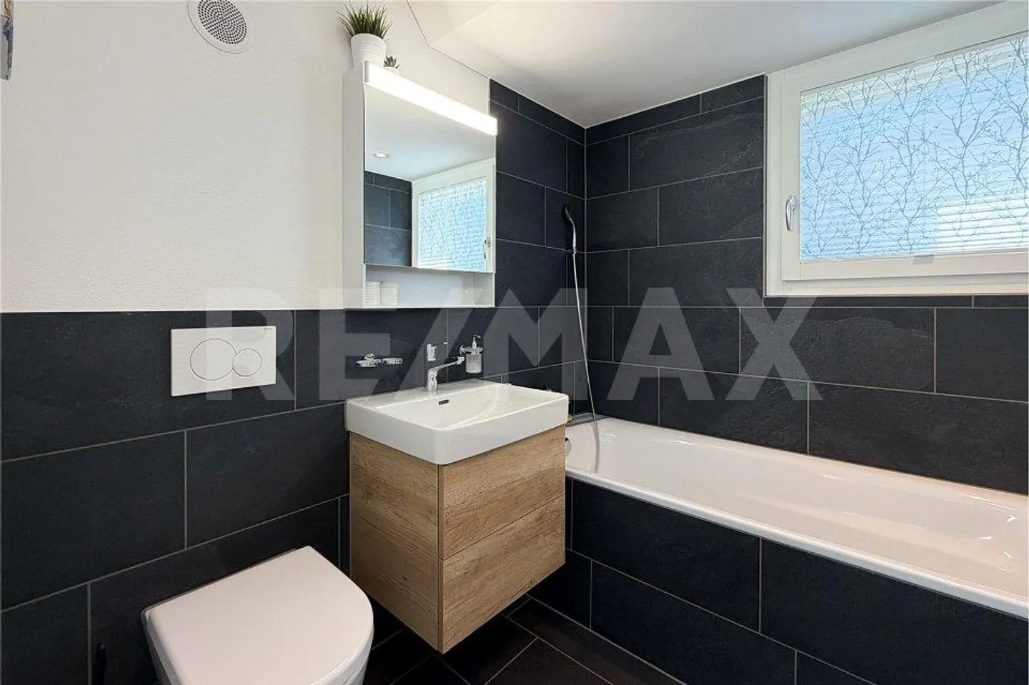 Emplacement de rêve ensoleillé avec vue Maison individuelle de 5,5 pièces à vendre à Wintersingen - Photo 11 sur 13