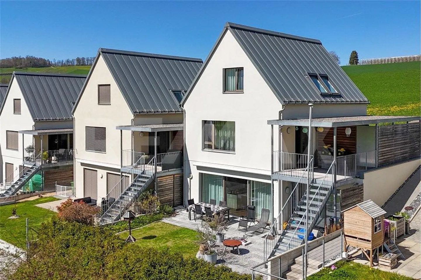 Emplacement de rêve ensoleillé avec vue Maison individuelle de 5,5 pièces à vendre à Wintersingen - Photo 1 sur 13