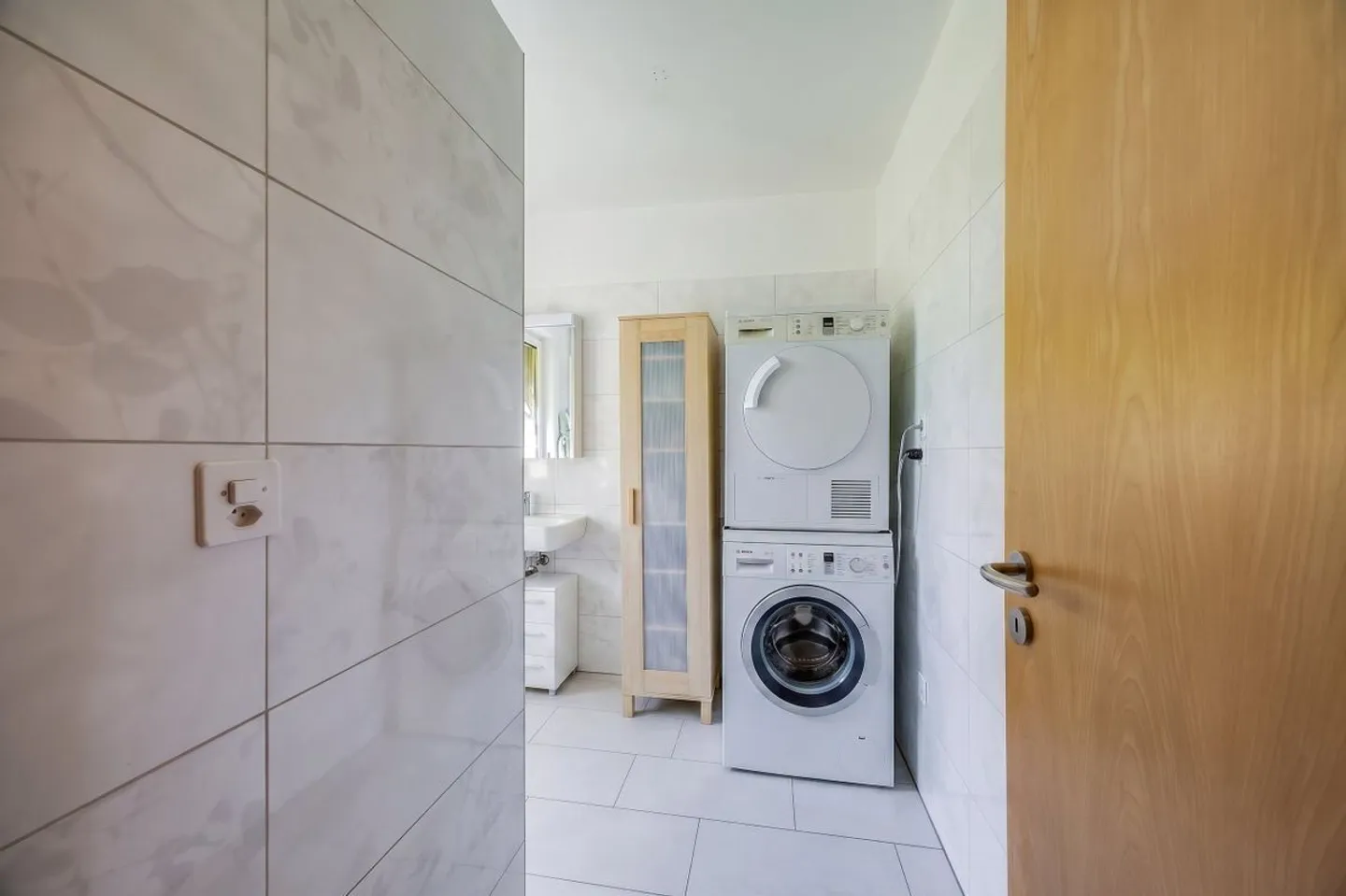 Piccolo bel edificio multifamiliare con tre appartamenti affittati - Foto 9 di 13