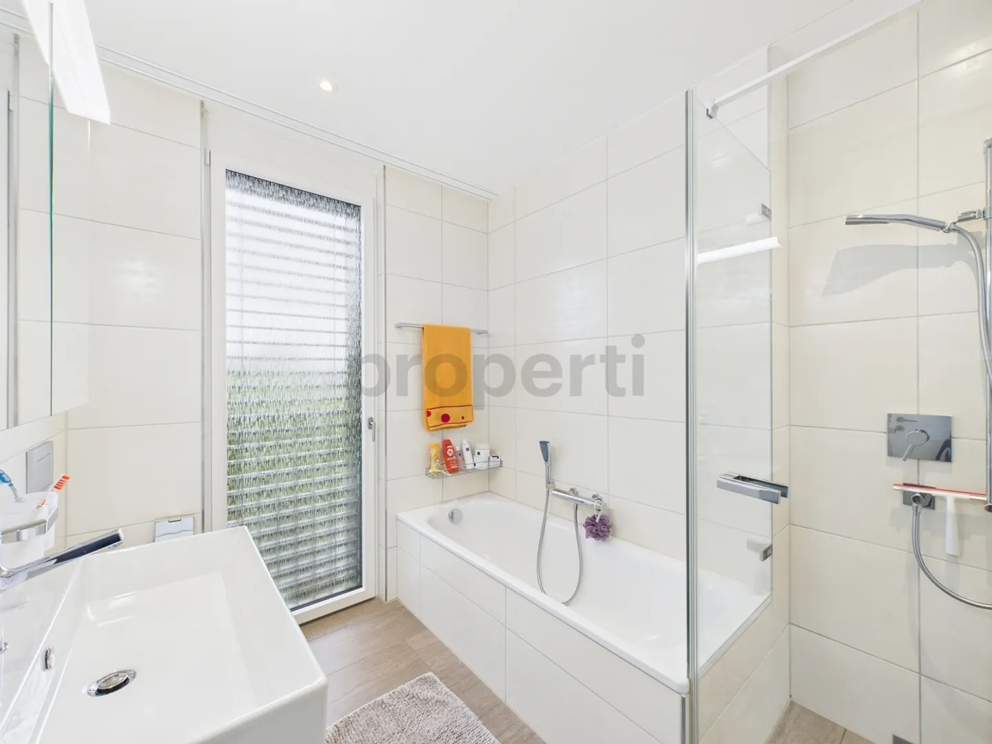 Appartamento 4.5 locali con ampia terrazza e vista mozzafiato sulle Alpi a Dietlikon - Foto 7 di 11