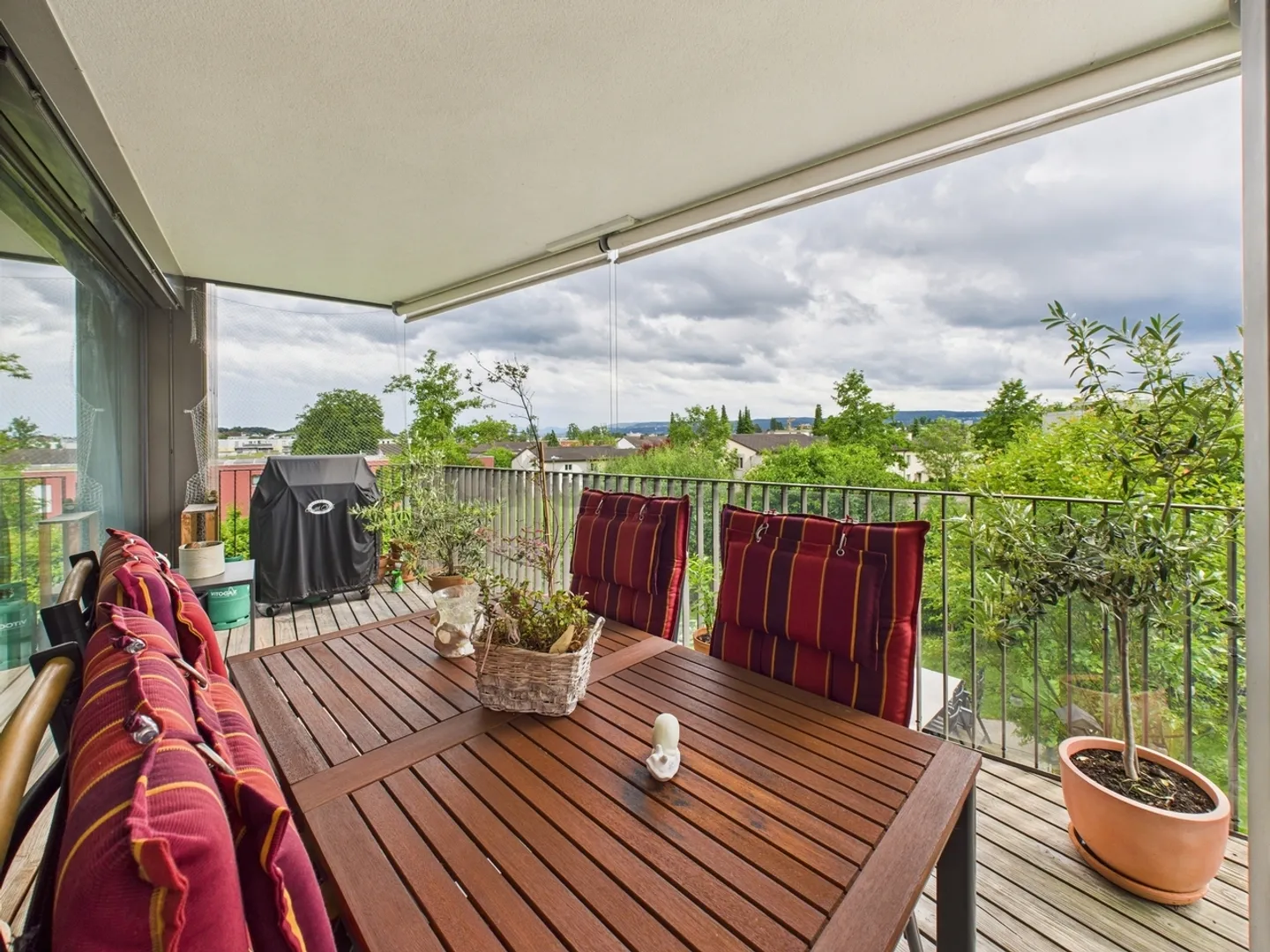 Appartamento 4.5 locali con ampia terrazza e vista mozzafiato sulle Alpi a Dietlikon - Foto 10 di 11