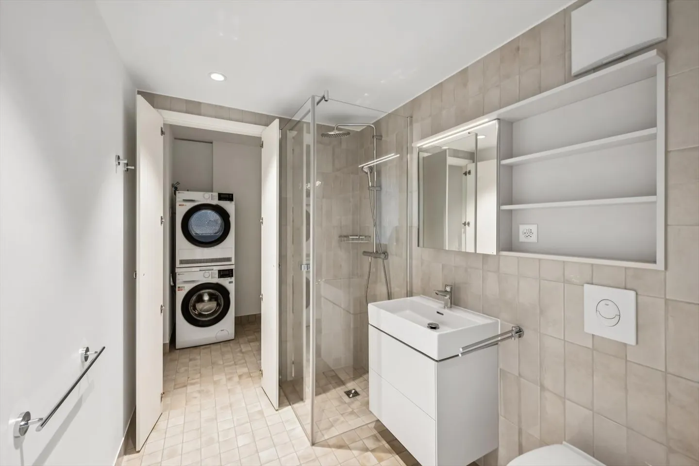 Apartment for rent - Photo 3 of 12