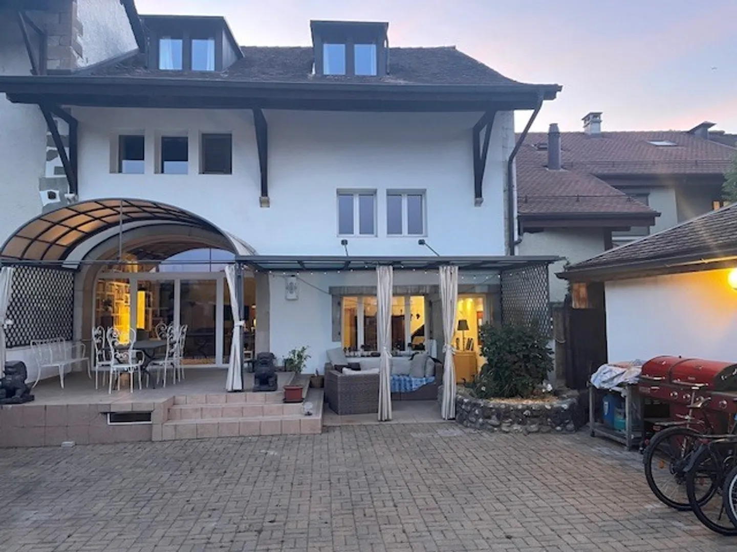 Casa nel cuore del cantone di Ginevra, Svizzera - Foto 3 di 11