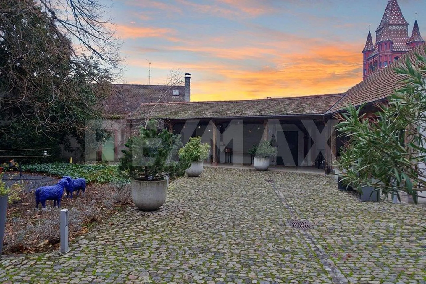 Penthouse historique dans un emplacement privilégié – Opportunité d'investissement attrayante - Photo 1 sur 11