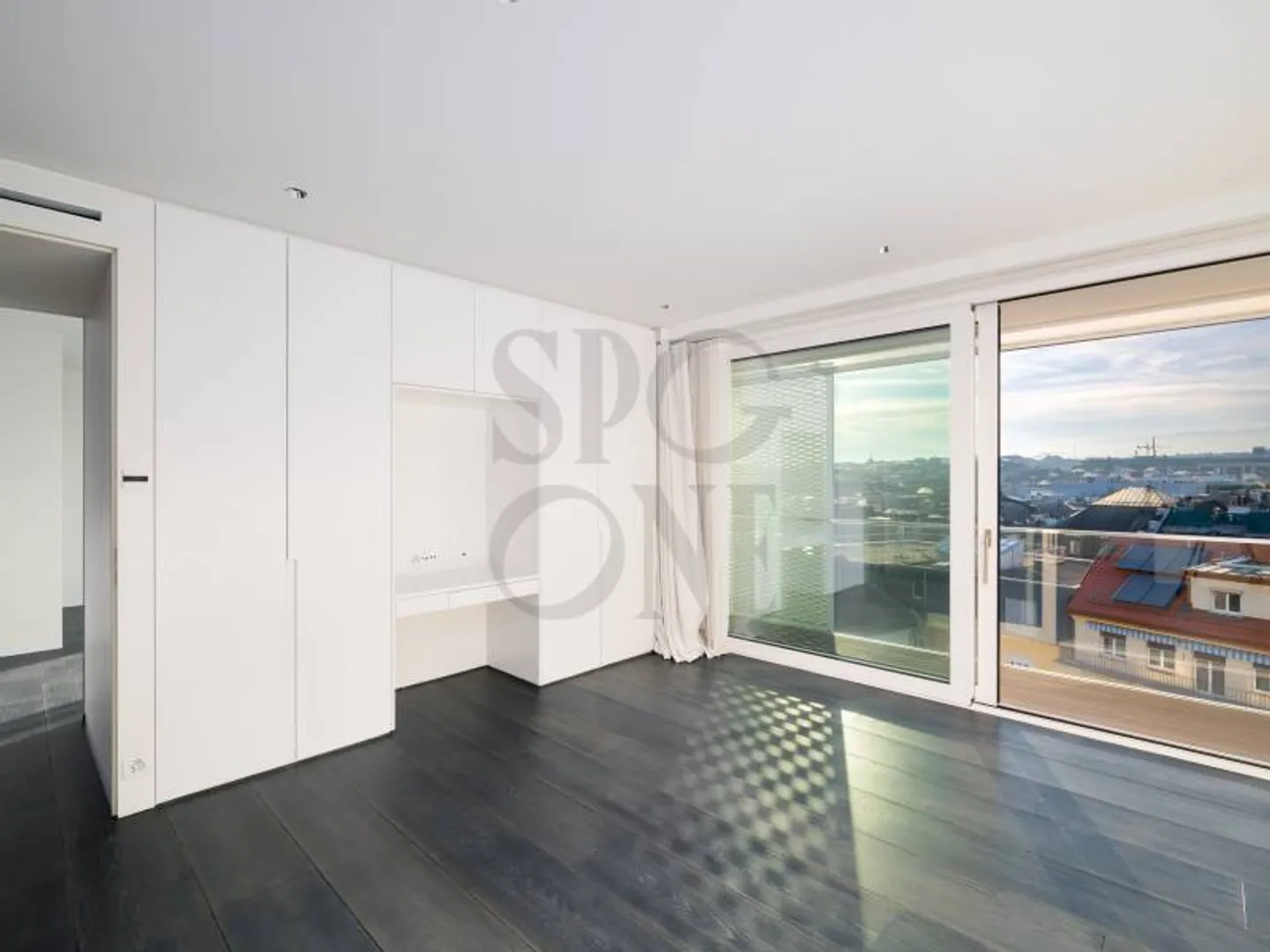 Luxury Apartment in Park Setting - Photo 12 of 12