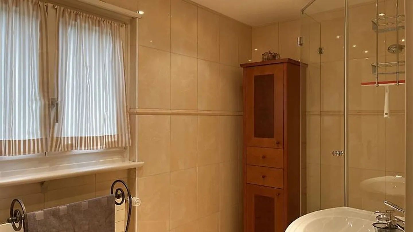 MAISON DE 5½ PIÈCES À UNTERENGSTRINGEN (ZH), MEUBLÉE, TEMPORAIRE - Photo 7 sur 10