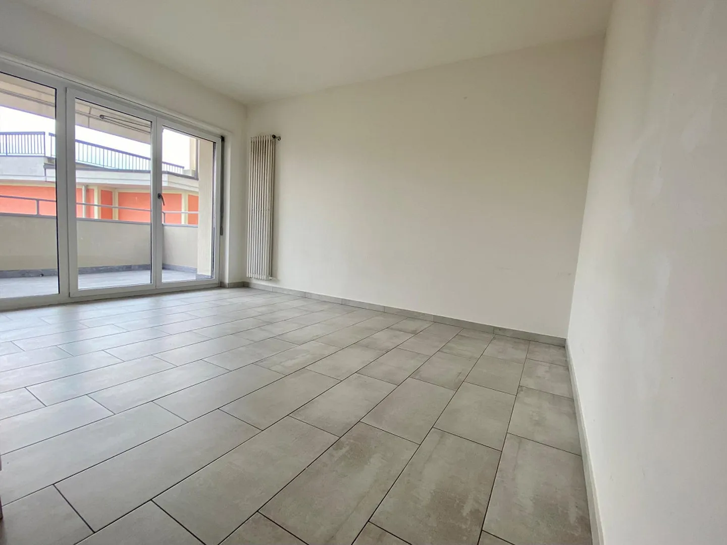 Up to 3 months free - Modern 2.5-room apartment in Balerna - Photo 1 of 10