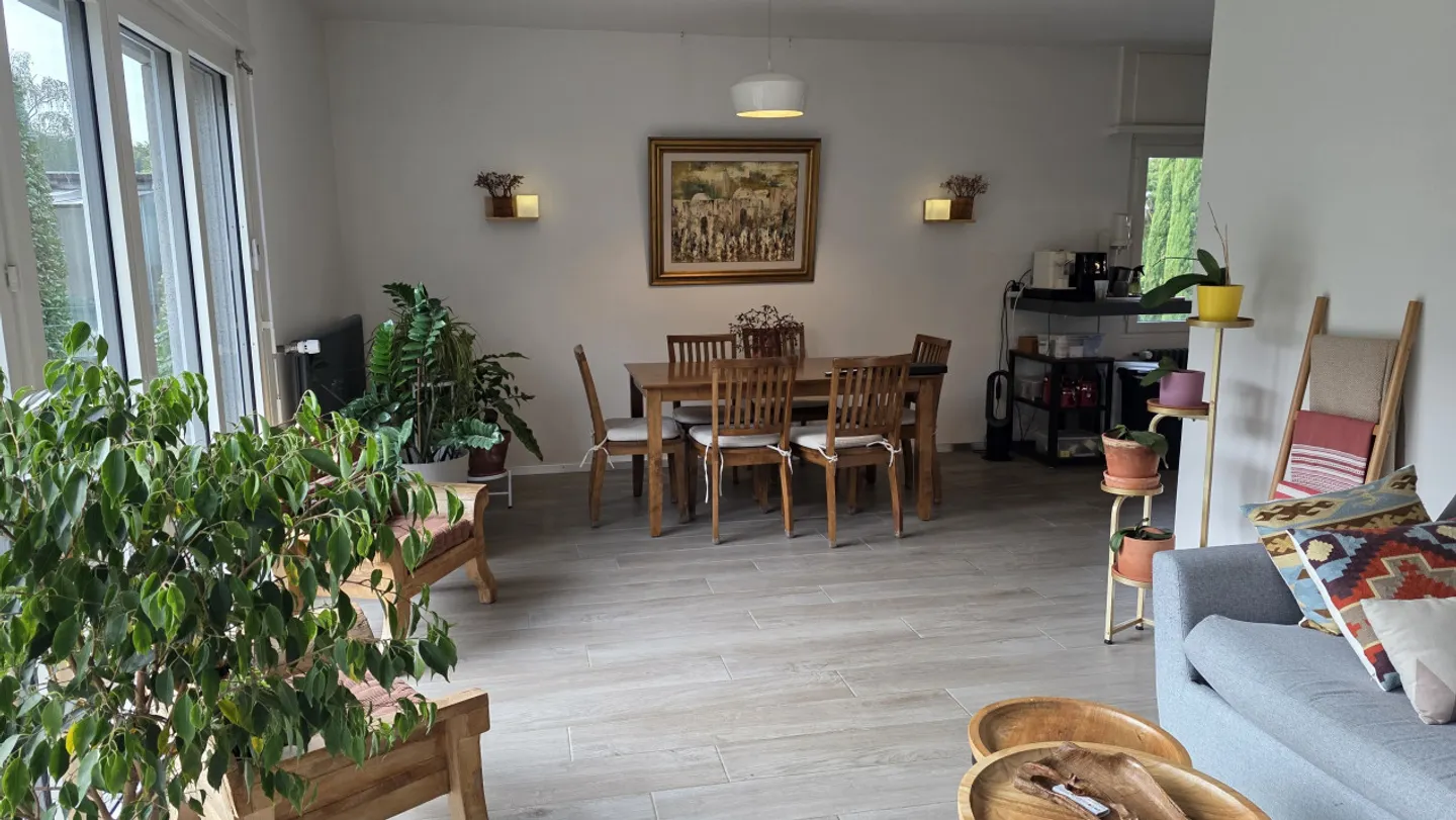 Villa rara con 2 camere da letto, piscina e giardino di 600 m² - Foto 4 di 13