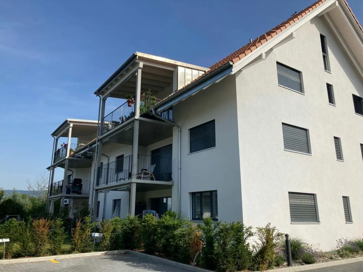 Appartamento 4.5 stanze al piano terra con bel patio - Foto 1 di 9