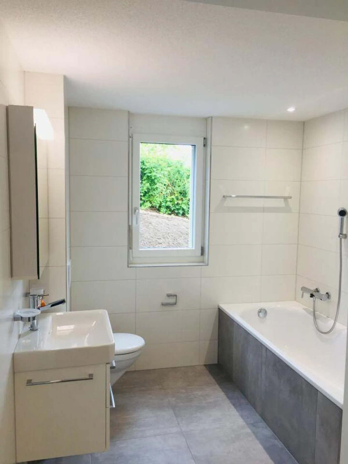 Appartamento 4.5 stanze al piano terra con bel patio - Foto 6 di 9