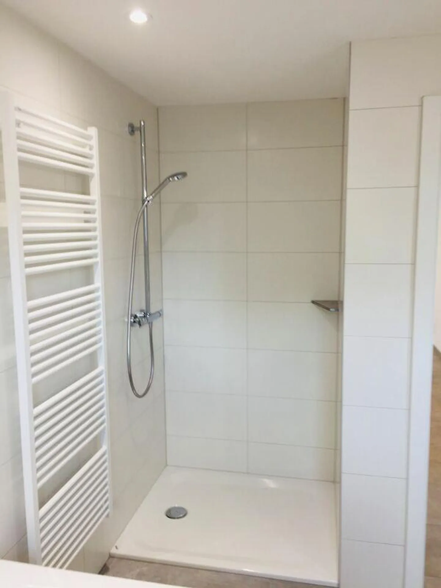 Appartamento 4.5 stanze al piano terra con bel patio - Foto 7 di 9