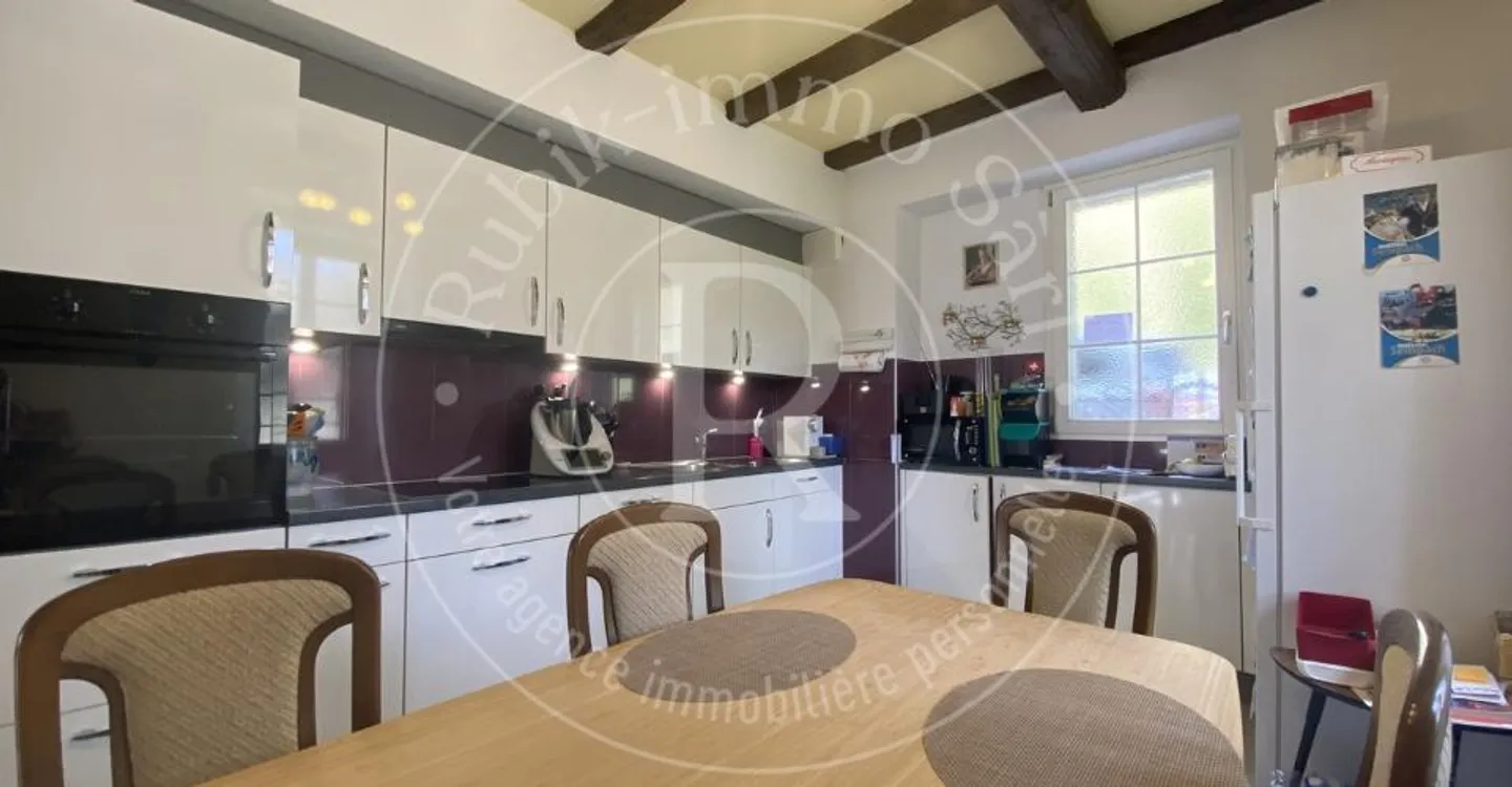 Incantevole casa a schiera a due passi dalla Sarine - Foto 5 di 8