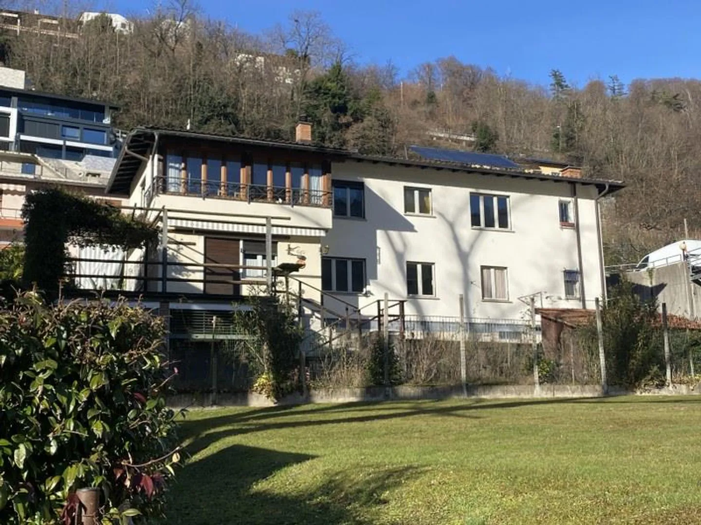 MAISON INDIVIDUELLE SPACIEUSE - 5.5 PIÈCES AVEC JARDIN - Photo 1 sur 11