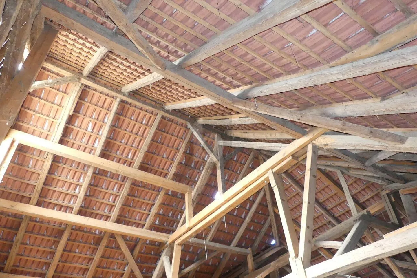 SPACIOUS HOUSE IN A QUIET LOCATION - Photo 5 of 6