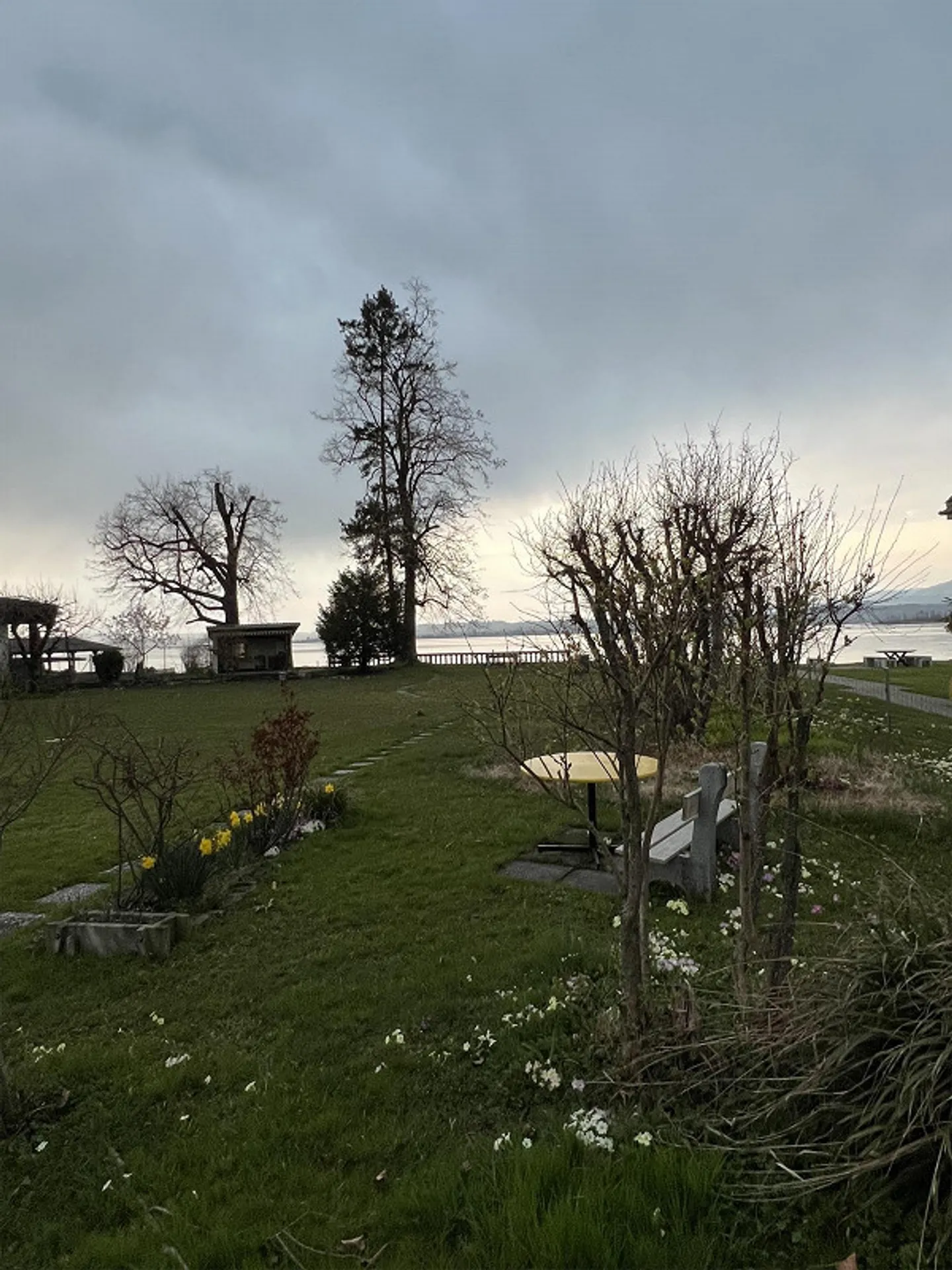 Emplacement de choix avec accès au lac - Photo 1 sur 10