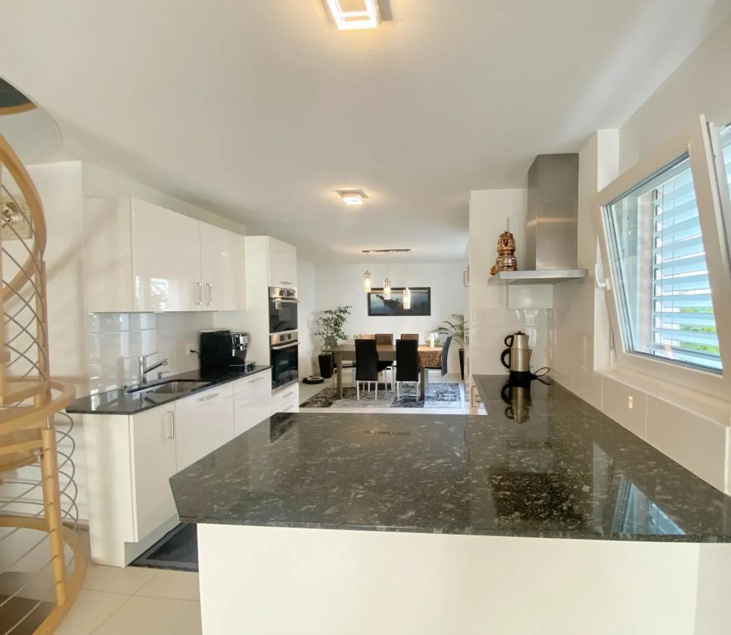 Besuchen Sie uns ohne weitere Verzögerung! Schönes Triplex mit Garten - Foto 3 von 10