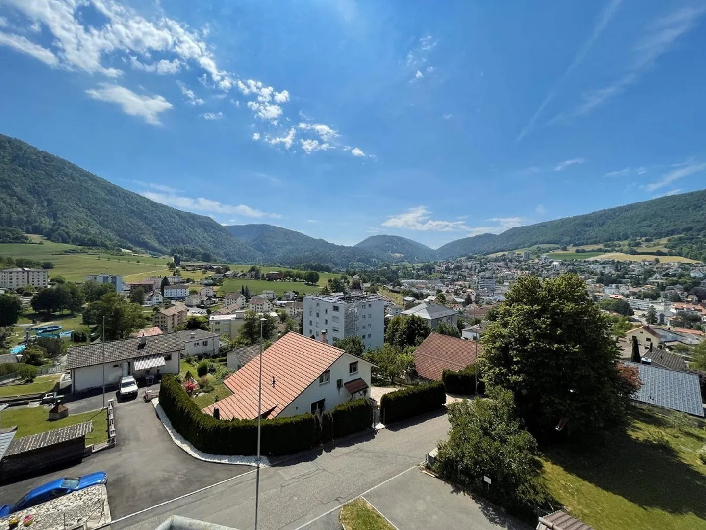 Charming 3.5-room apartment in Moutier - Photo 2 of 7