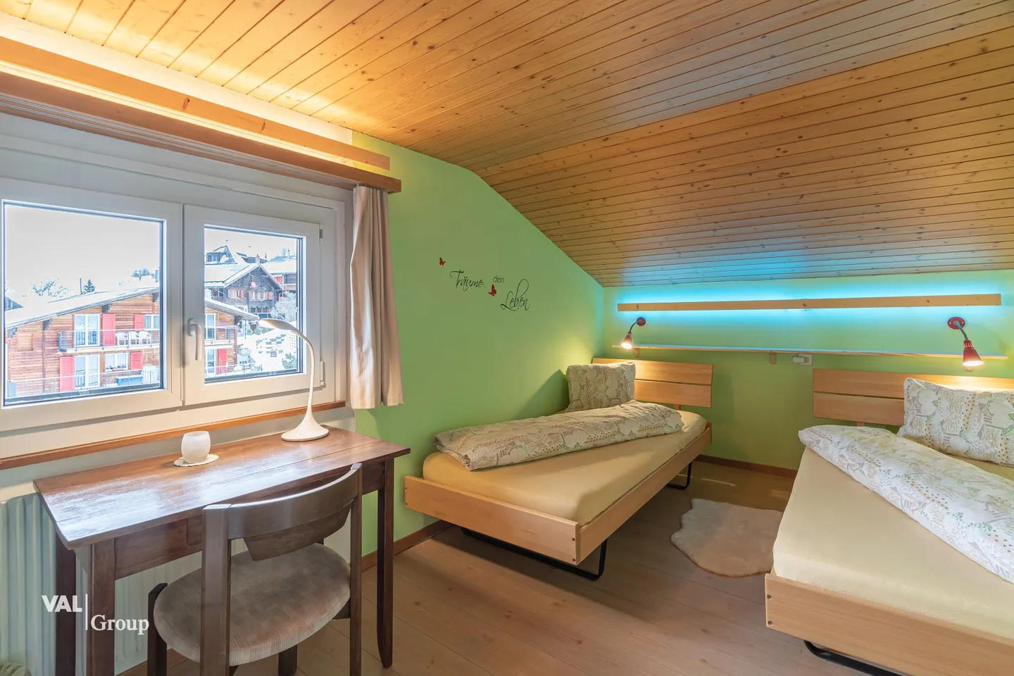 Multi-family house with 4 spacious residential units - Photo 2 of 10