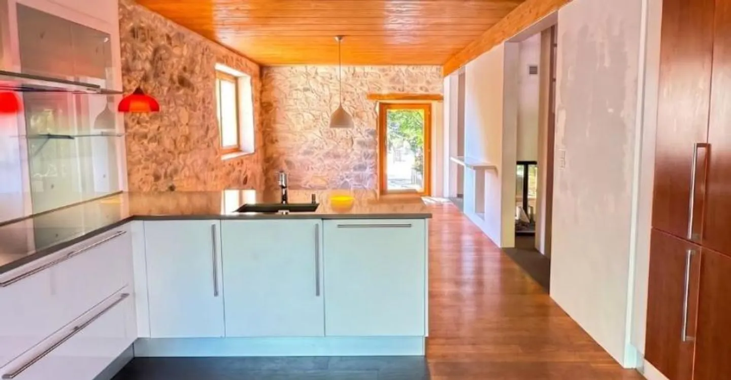 Magnifique appartement-maison de village avec grand jardin - Photo 3 sur 8