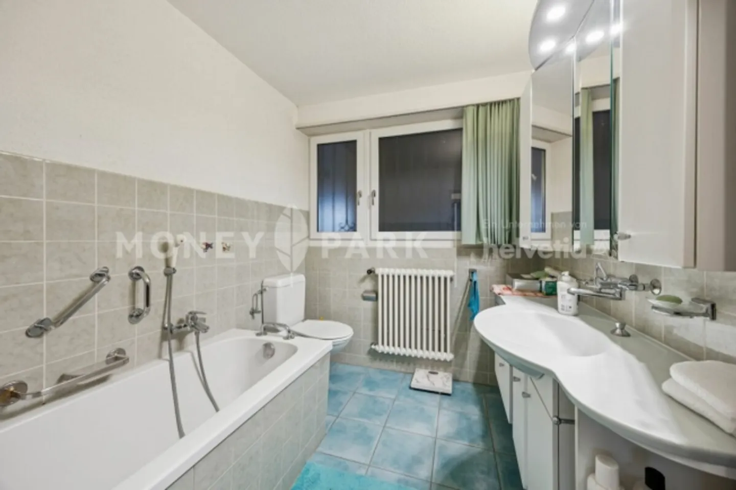 Single-family house with large garden in dream location - Photo 10 of 13