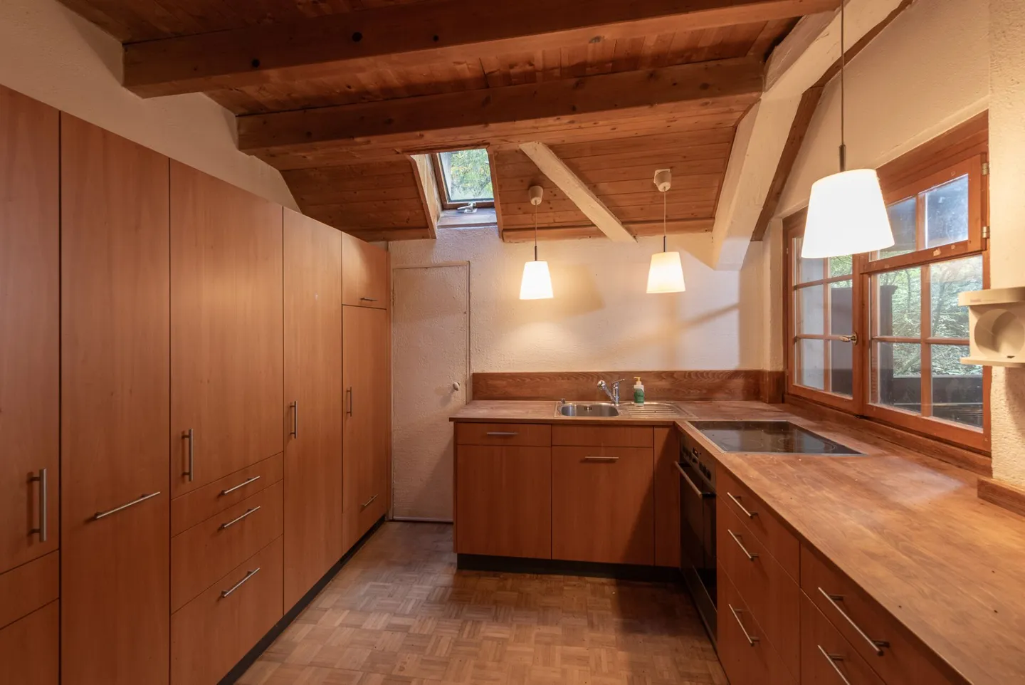 Farmhouse with outbuilding - Photo 15 of 28