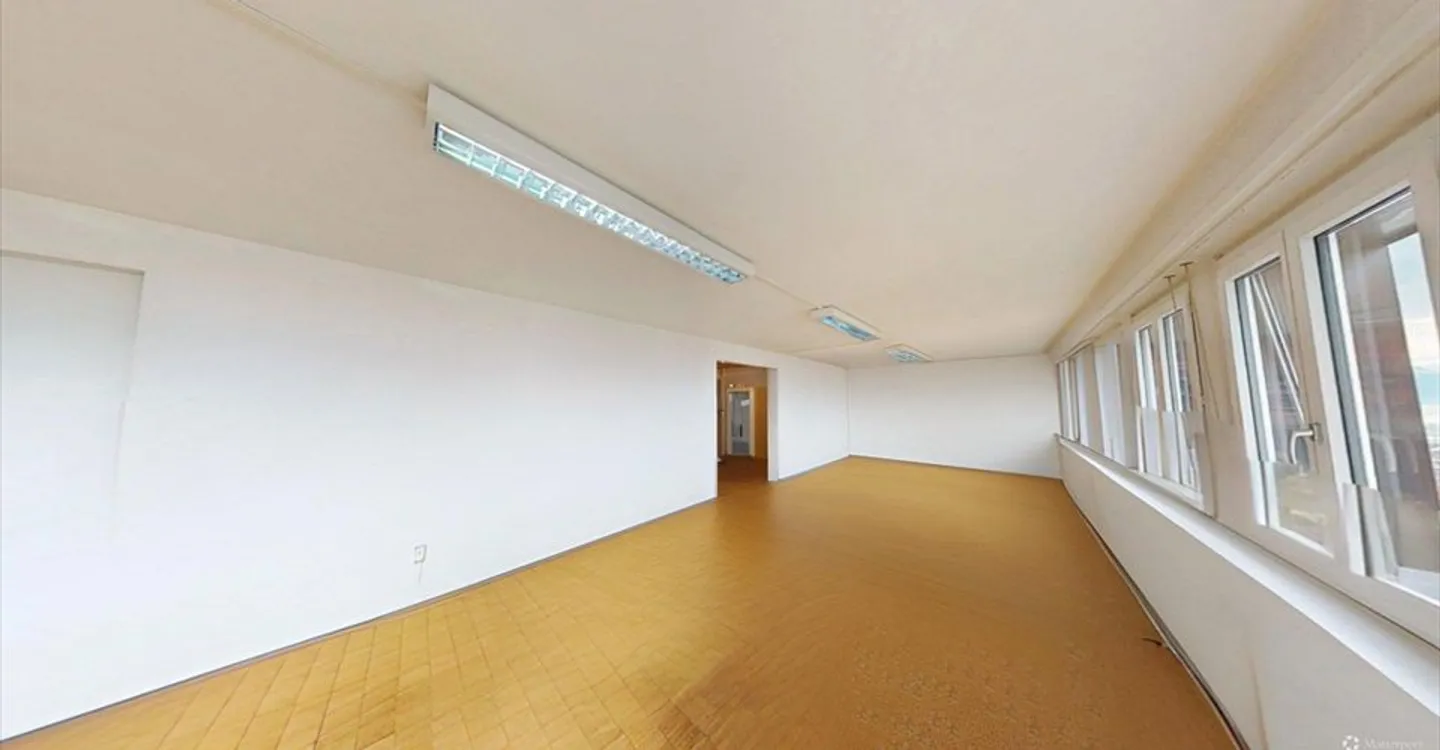 Mischgenutztes Gebäude mieten - Foto 3 von 12