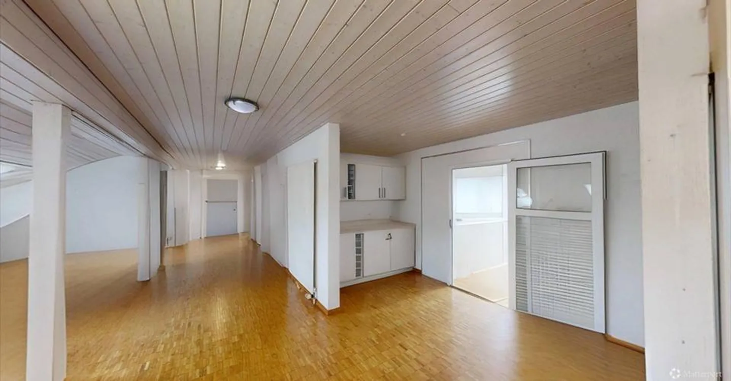 Mischgenutztes Gebäude mieten - Foto 9 von 12