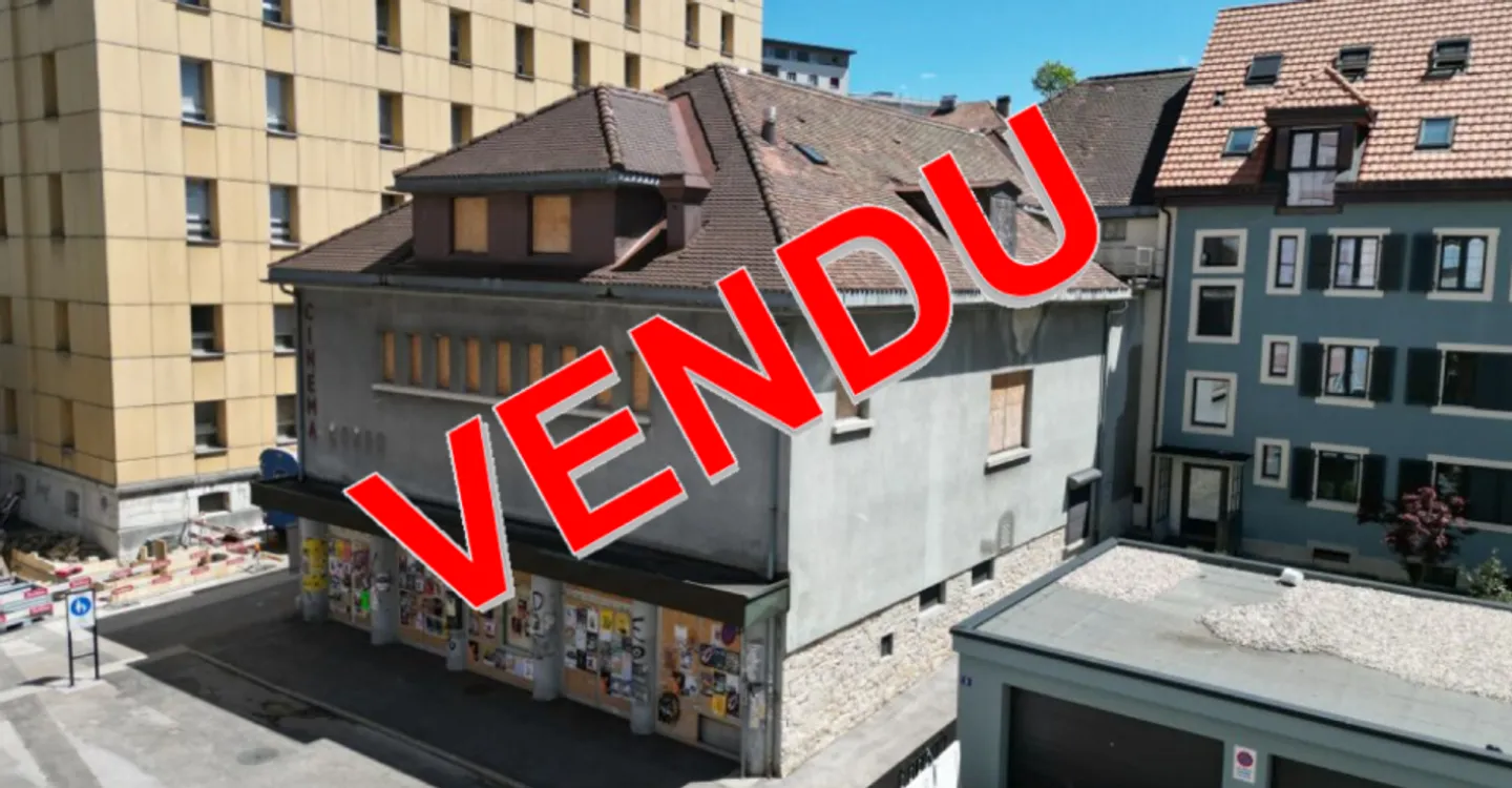 Bâtiment emblématique à La Chaux-de-Fonds - Photo 1 sur 5