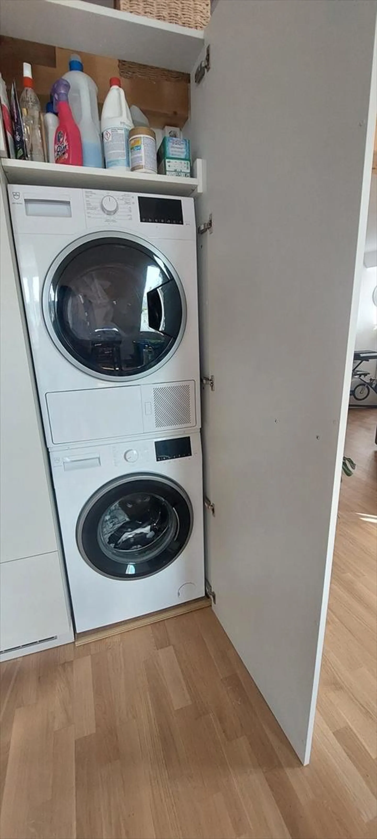 MAGNIFICO APPARTAMENTO NUOVO NEL SOTTOTETTO - Foto 3 di 9