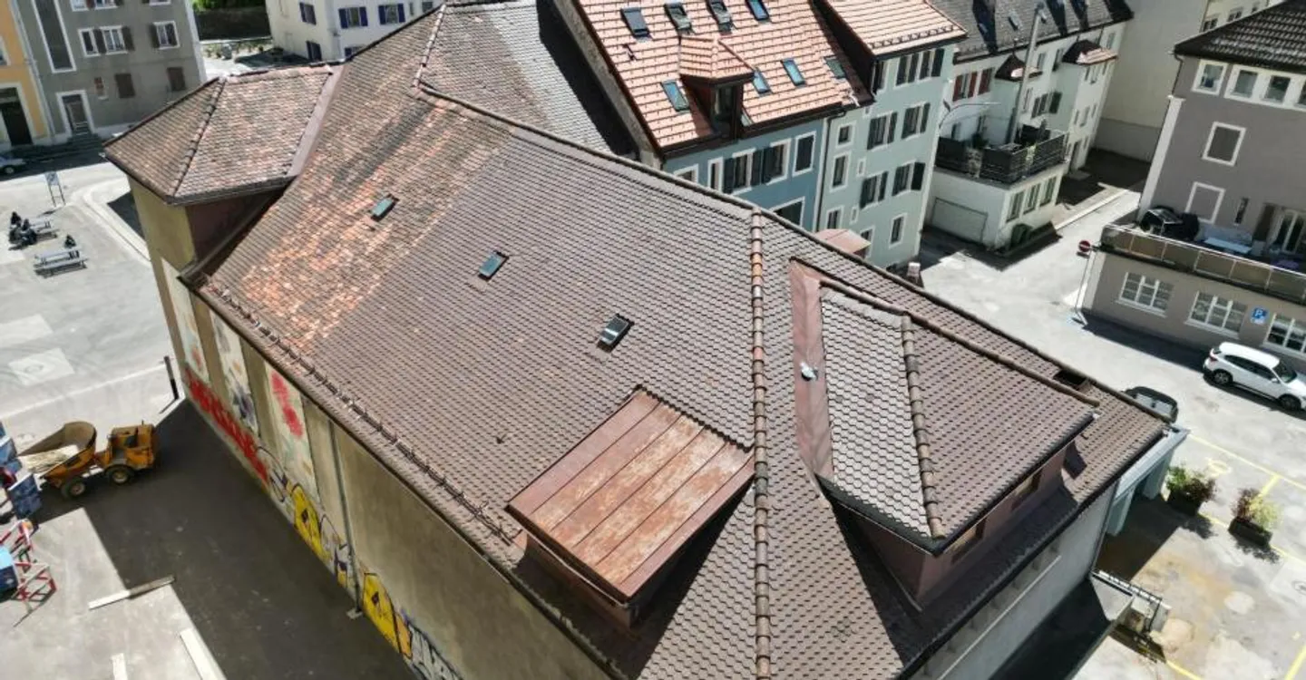 Bâtiment emblématique à La Chaux-de-Fonds - Photo 4 sur 5