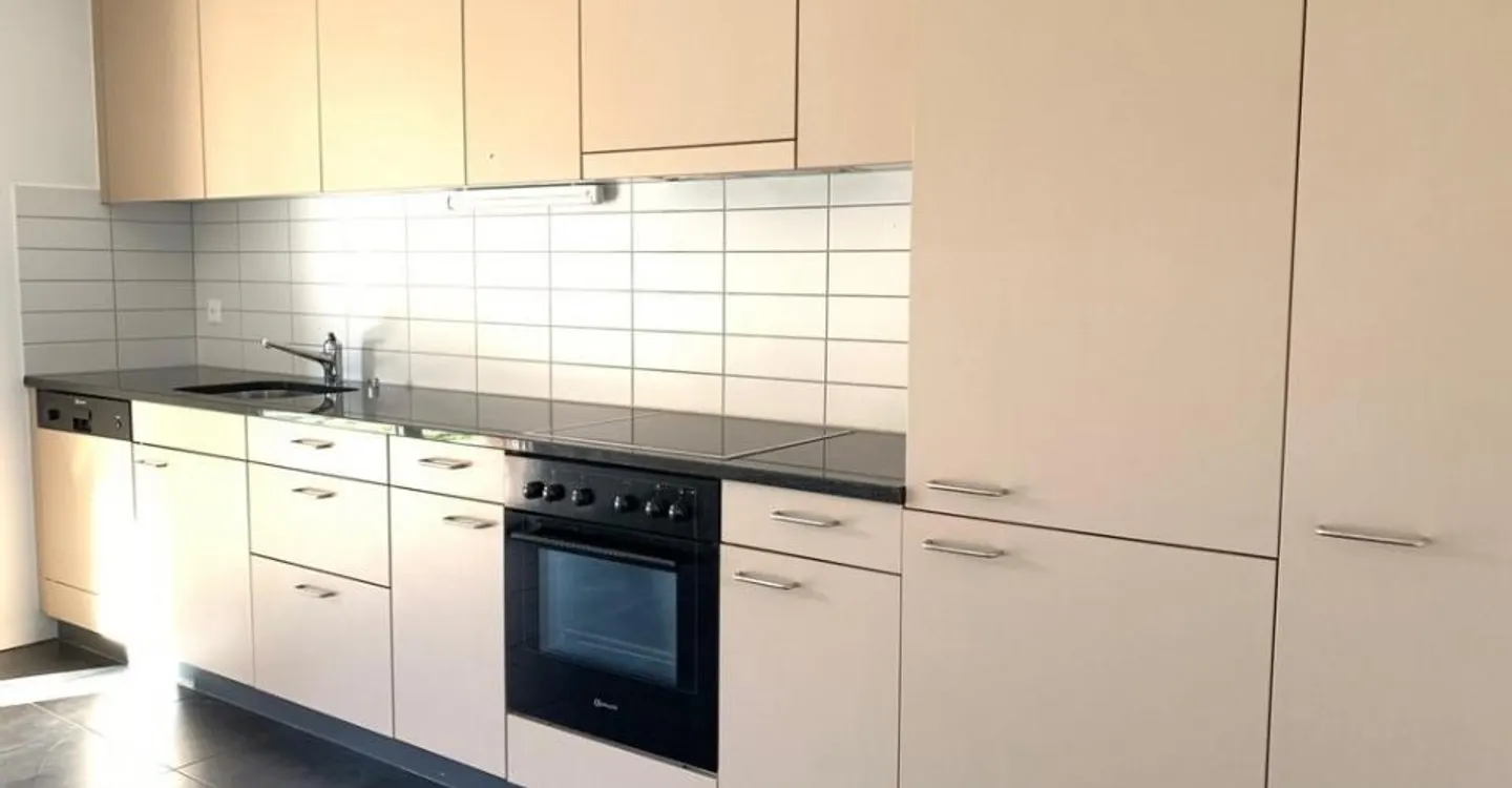 Magnificent apartment close to all amenities - Photo 4 of 8