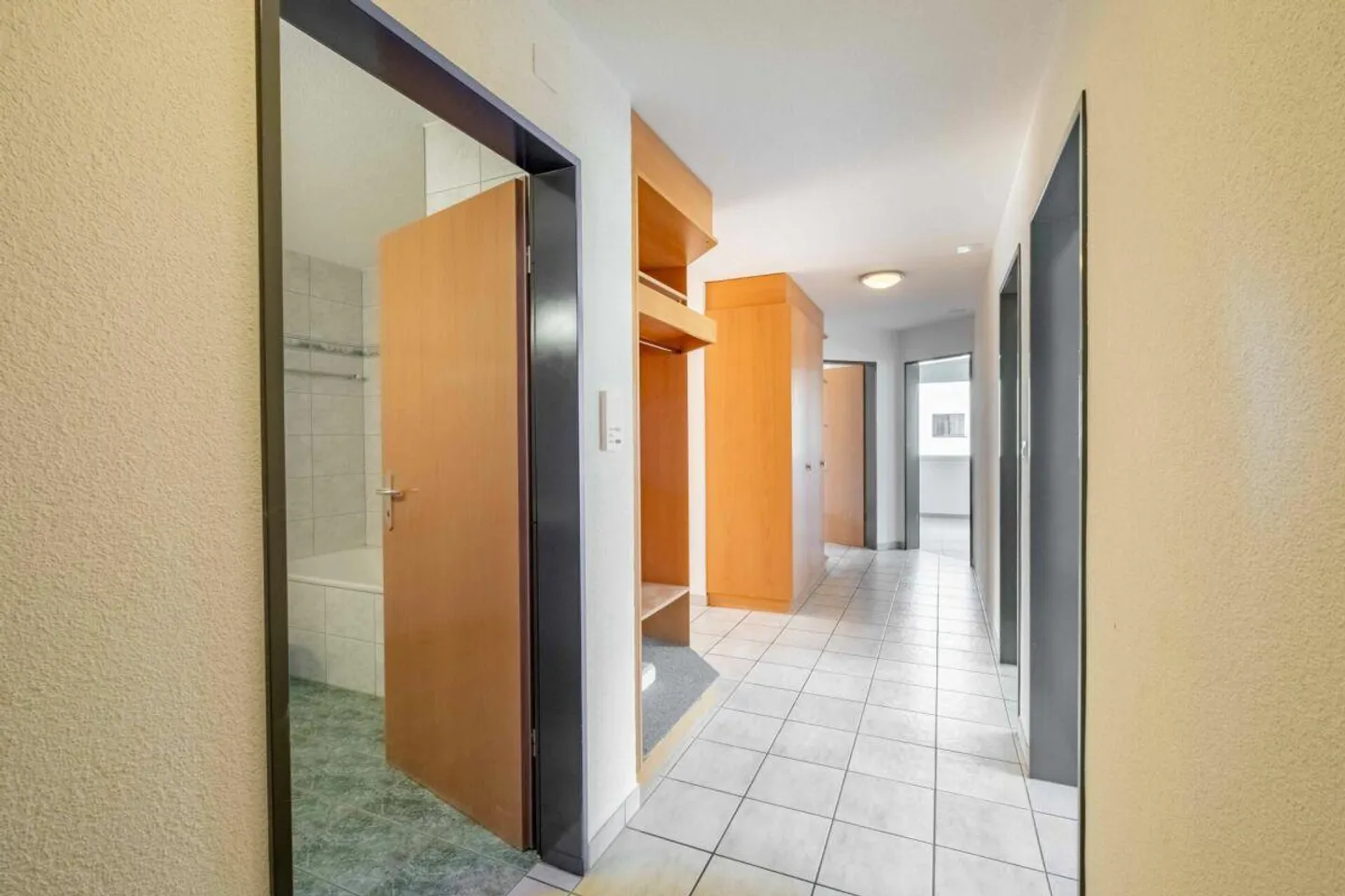 4.5 Zimmer-Wohnung im 2. OG - Foto 3 von 15