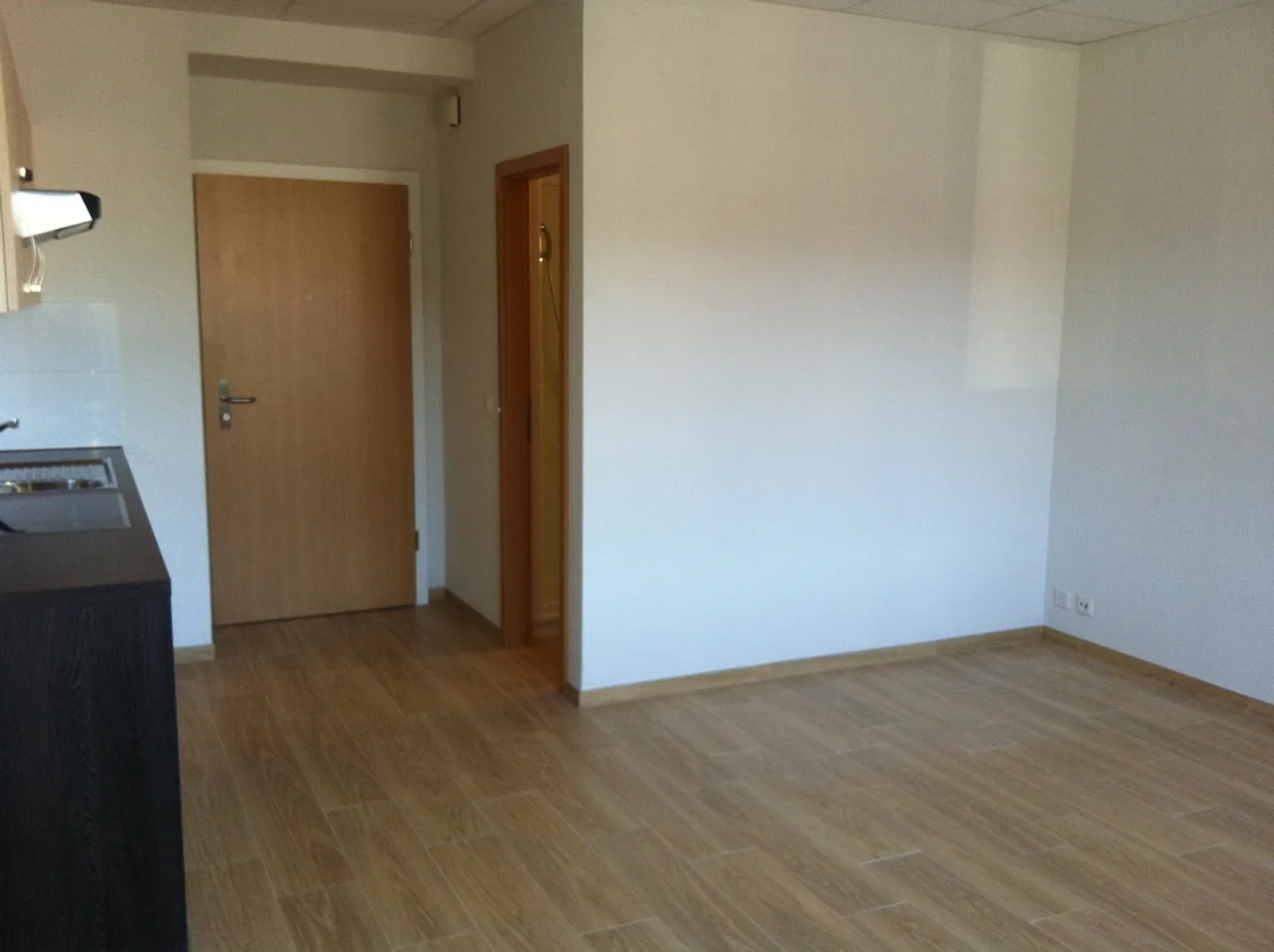 In Echallens, Studio mit ausgestatteter Küche zur Miete in der Nähe von Annehmlichkeiten - Foto 2 von 5