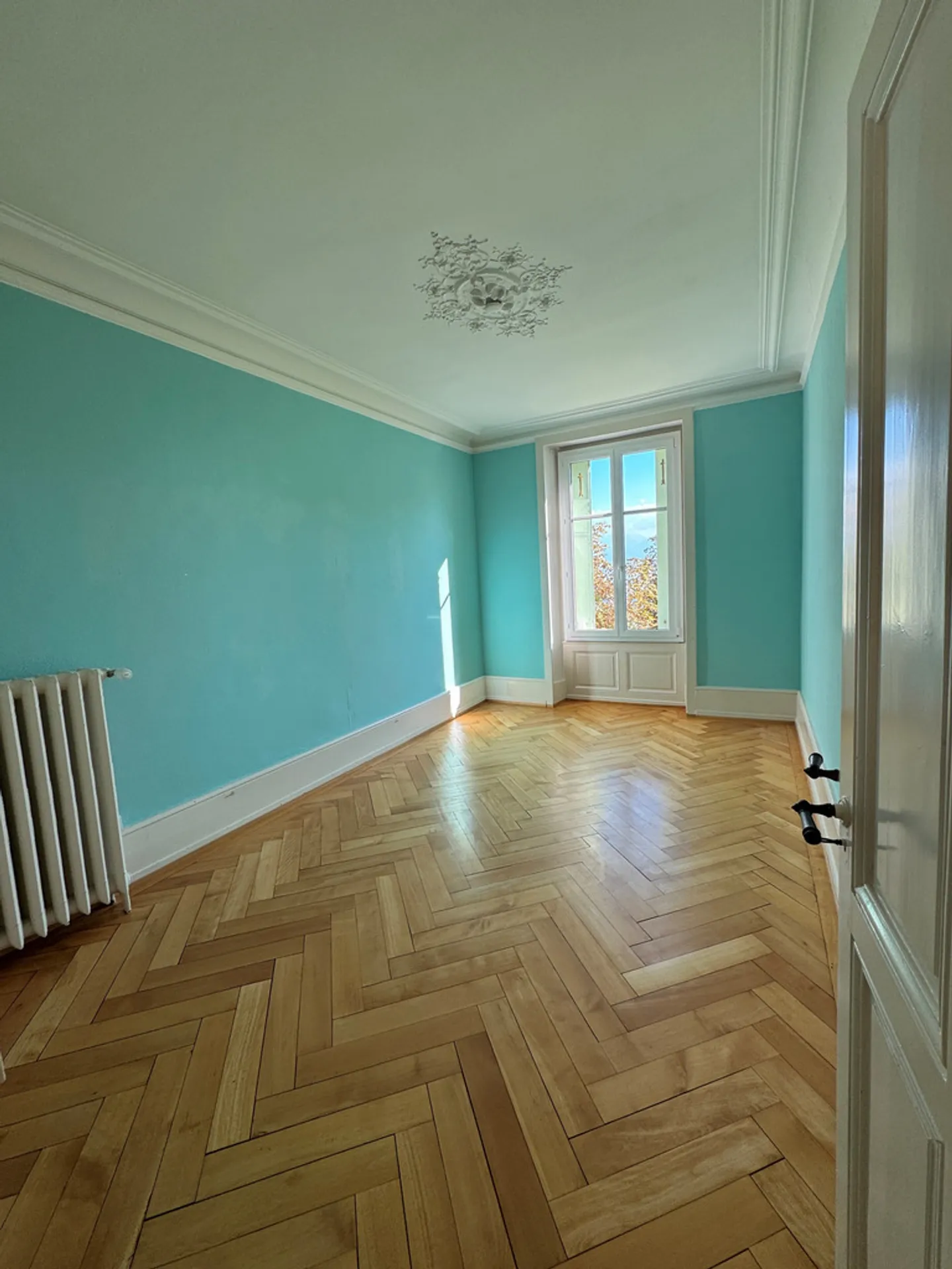For rent for a limited duration - Photo 2 of 12
