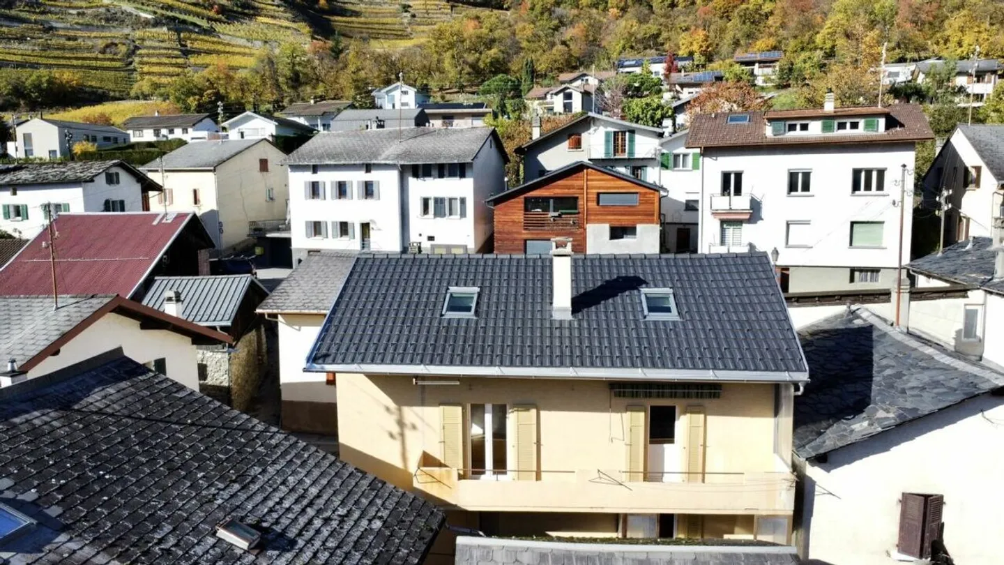 House with 2 apartments in Fully - Photo 2 of 15