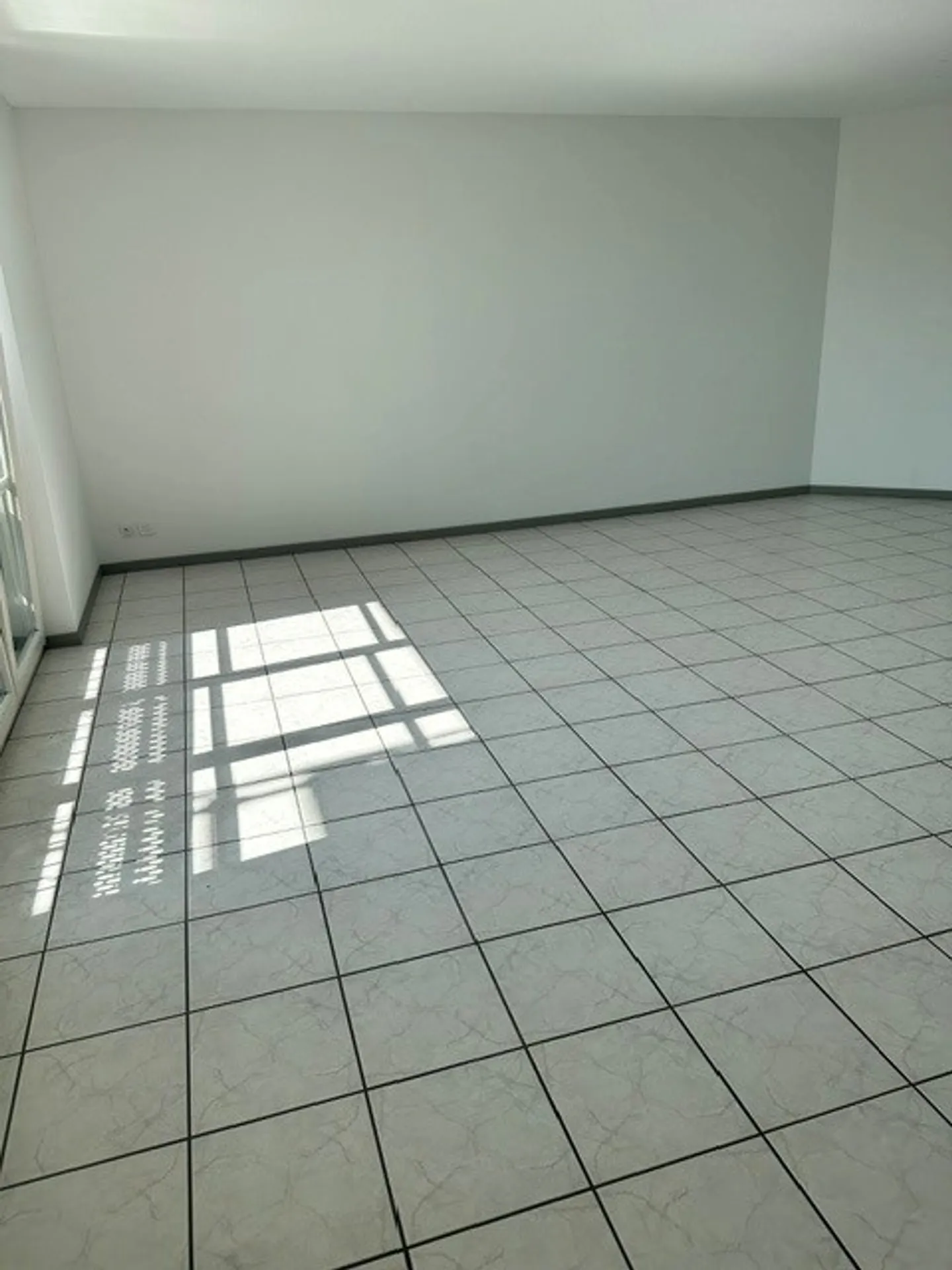 Geräumige Wohnung in Wildegg - Foto 1 von 9