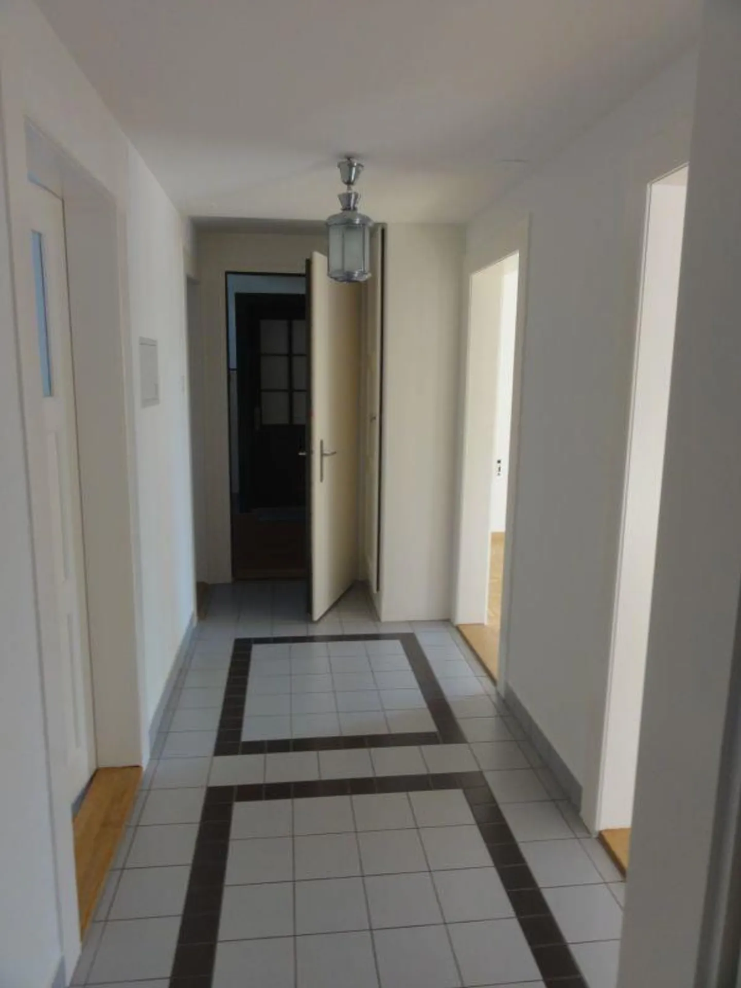 Luminoso appartamento di 3 stanze in un edificio d'epoca a Mattenhof - vivere con stile nel migliore... - Foto 2 di 6