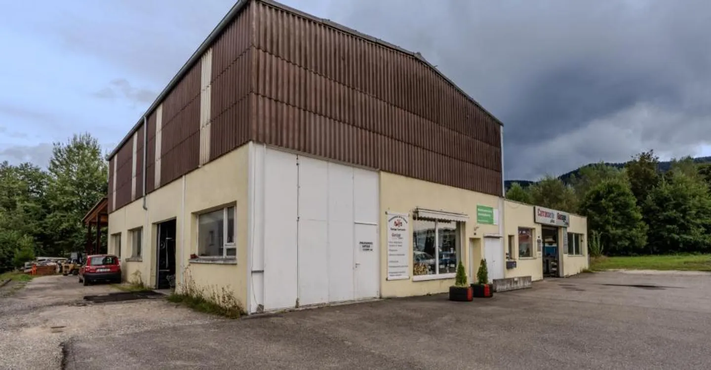Industrial Building with Large Space - Photo 4 of 12