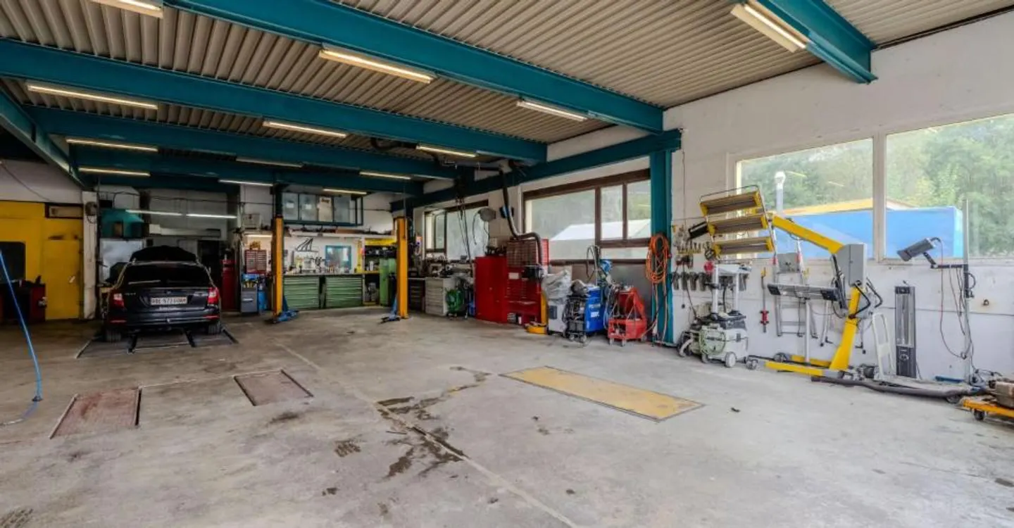 Industrial Building with Large Space - Photo 9 of 12