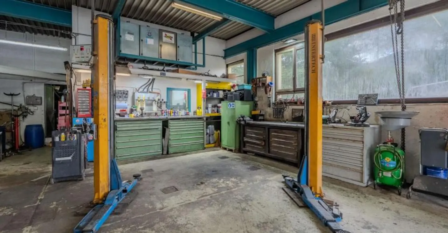 Industrial Building with Large Space - Photo 11 of 12
