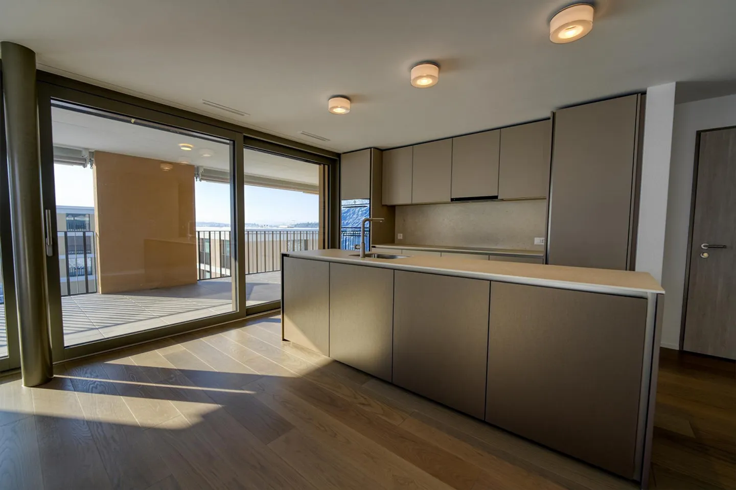 Erstklassige 4.5-Zimmerwohnung mit hochwertigem Ausbau - Foto 3 von 7