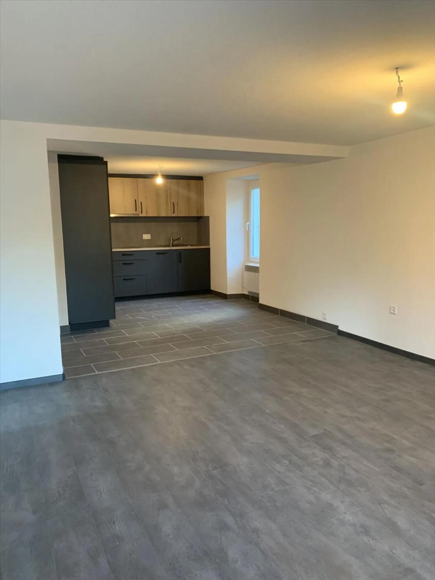 Appartement 2.5 pièces - Photo 2 sur 5