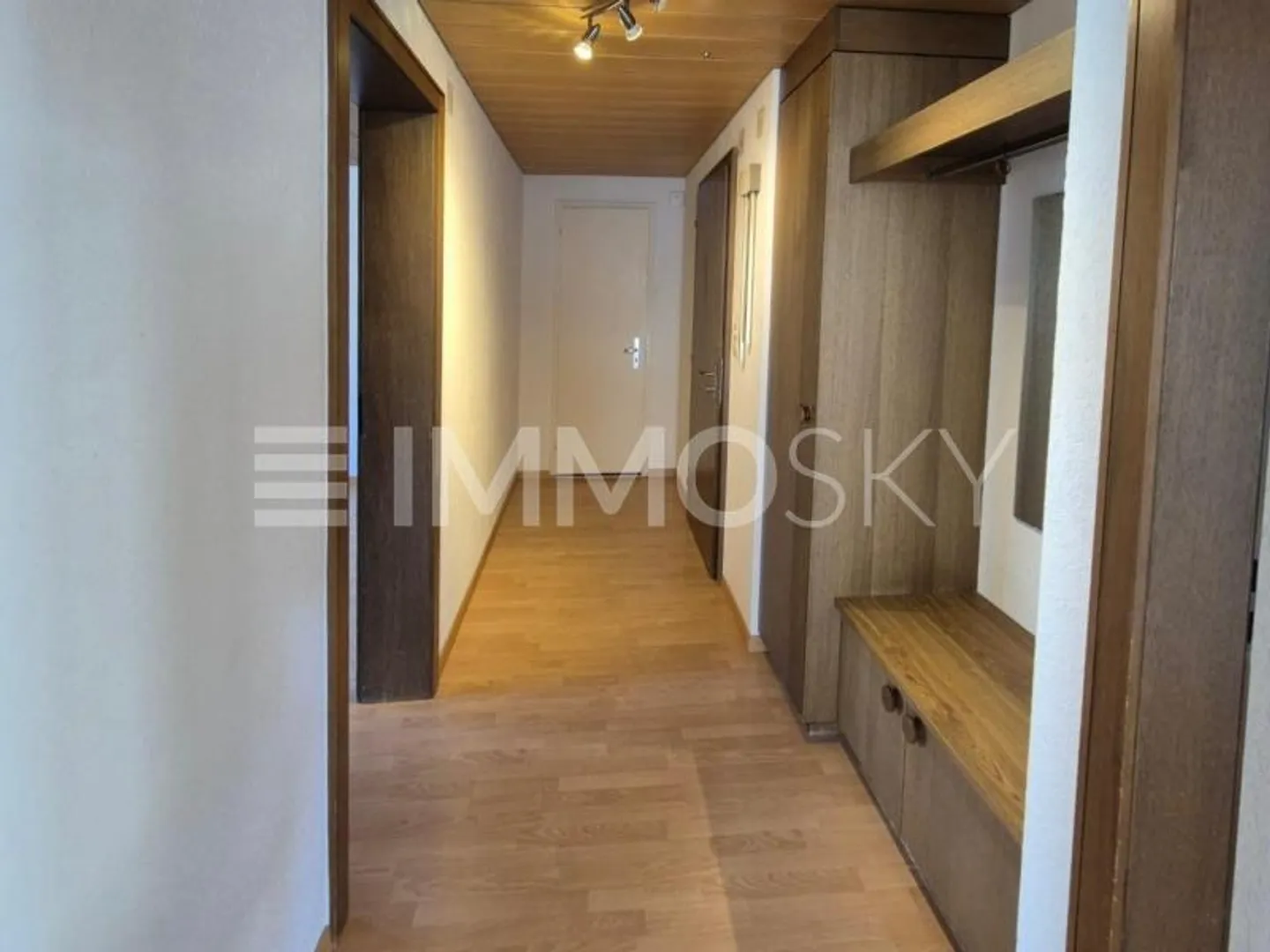 Situato in una zona tranquilla, progettato con amore - La tua nuova casa ti aspetta - Foto 4 di 6