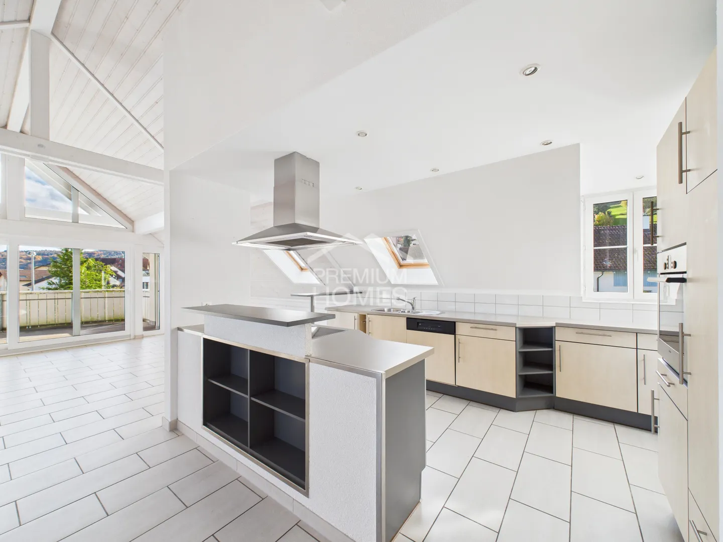 Attique à vendre - Photo 2 sur 8