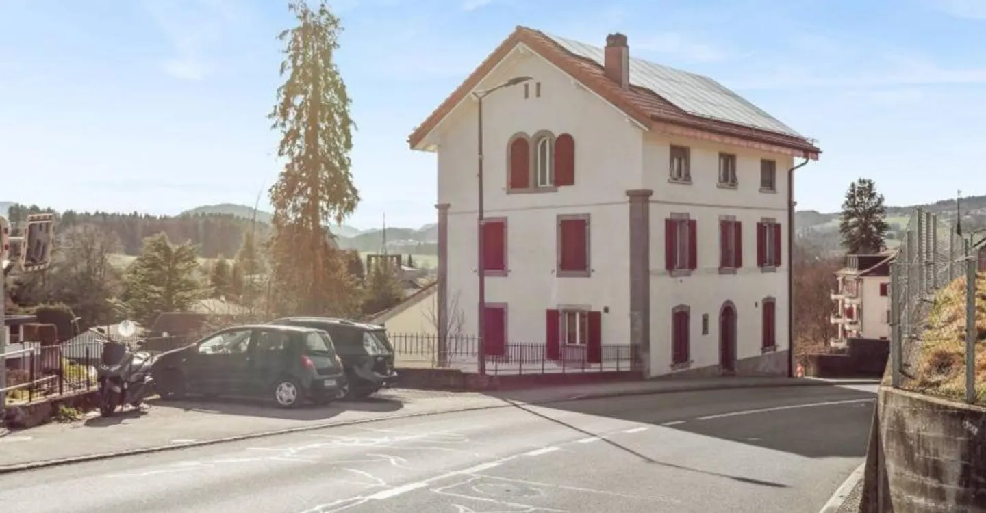 Gemischtes Gebäude in Oron - Foto 1 von 13