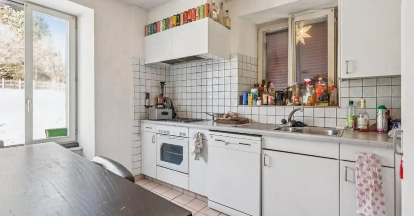 Gemischtes Gebäude in Oron - Foto 3 von 13